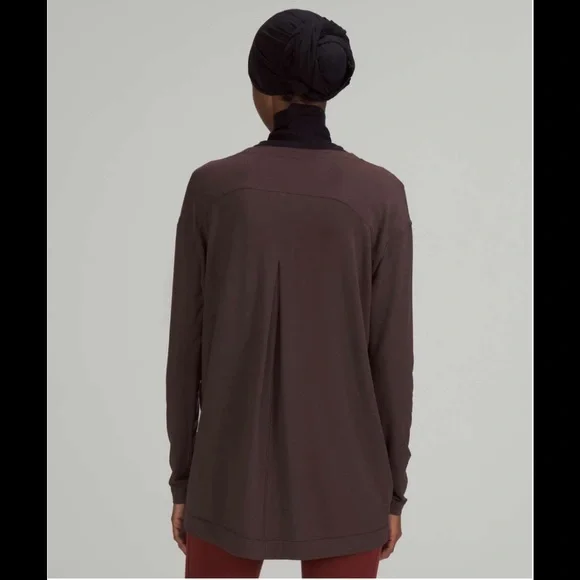 Lululemon Modal Pleated Back Long Sleeve Shirt in French Press Size 6 - Picture 2 of 5